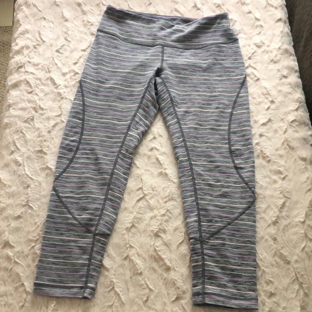 Zella Gray Athletic Capri Crop Leggings with Striped Pattern